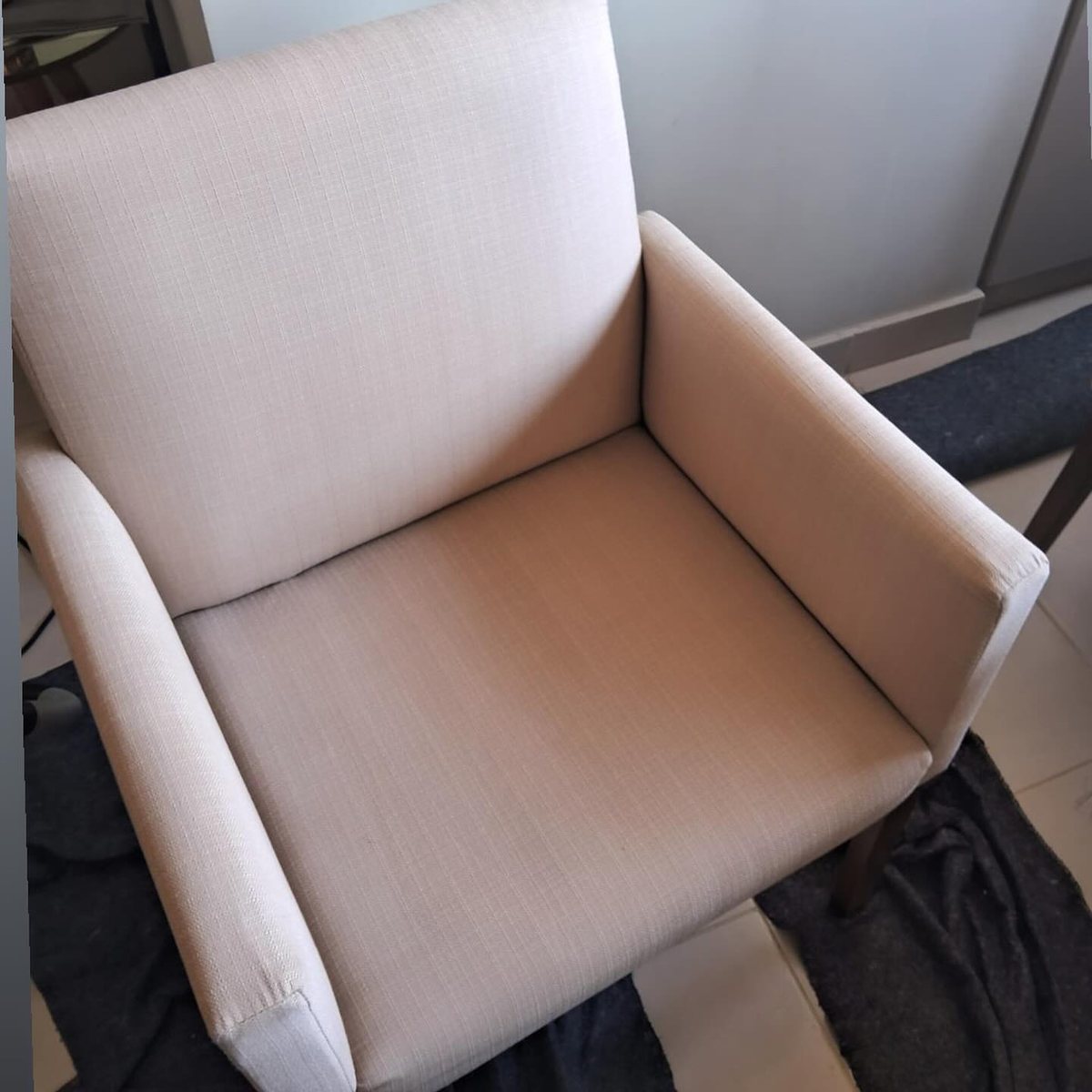 Sofá higienizado e impermeabilizado pela Universo Clean